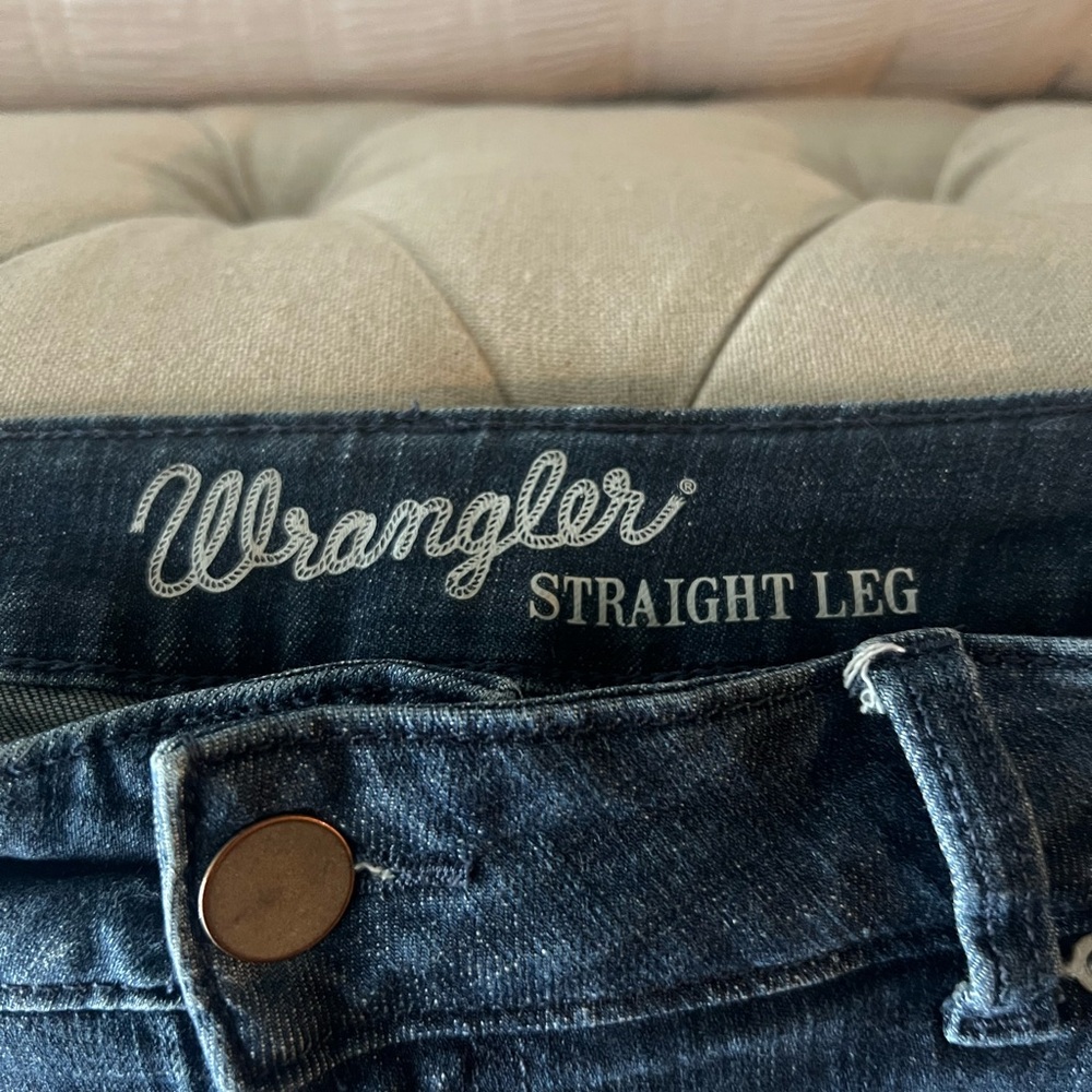 Wrangler Women's Straight Leg Jeans in Indigo